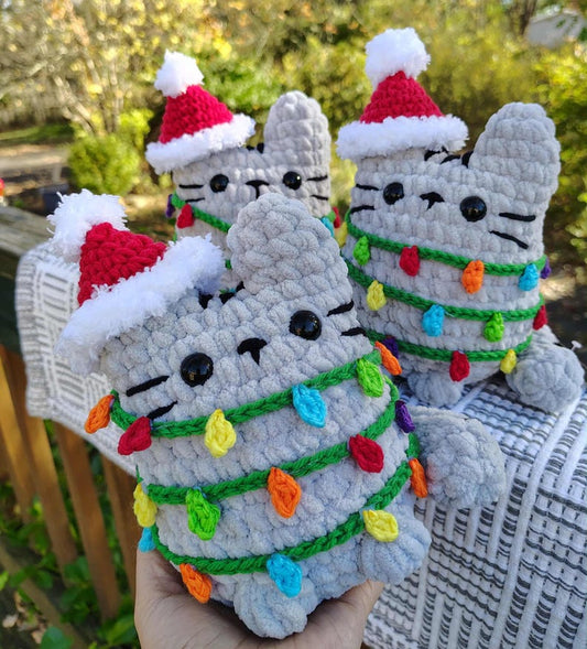 Christmas Cat tangled in chrismas tree lights crochet pattern